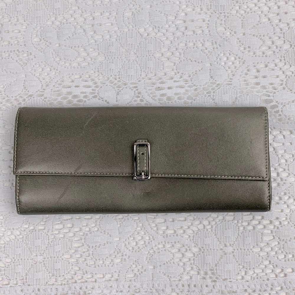 Vintage Coach Leather Wallet Gray Silver Clasp opening Zip Pocket Signature C